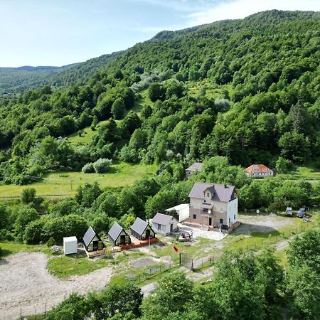 Vita Guesthouse Bajram Curri Extérieur photo