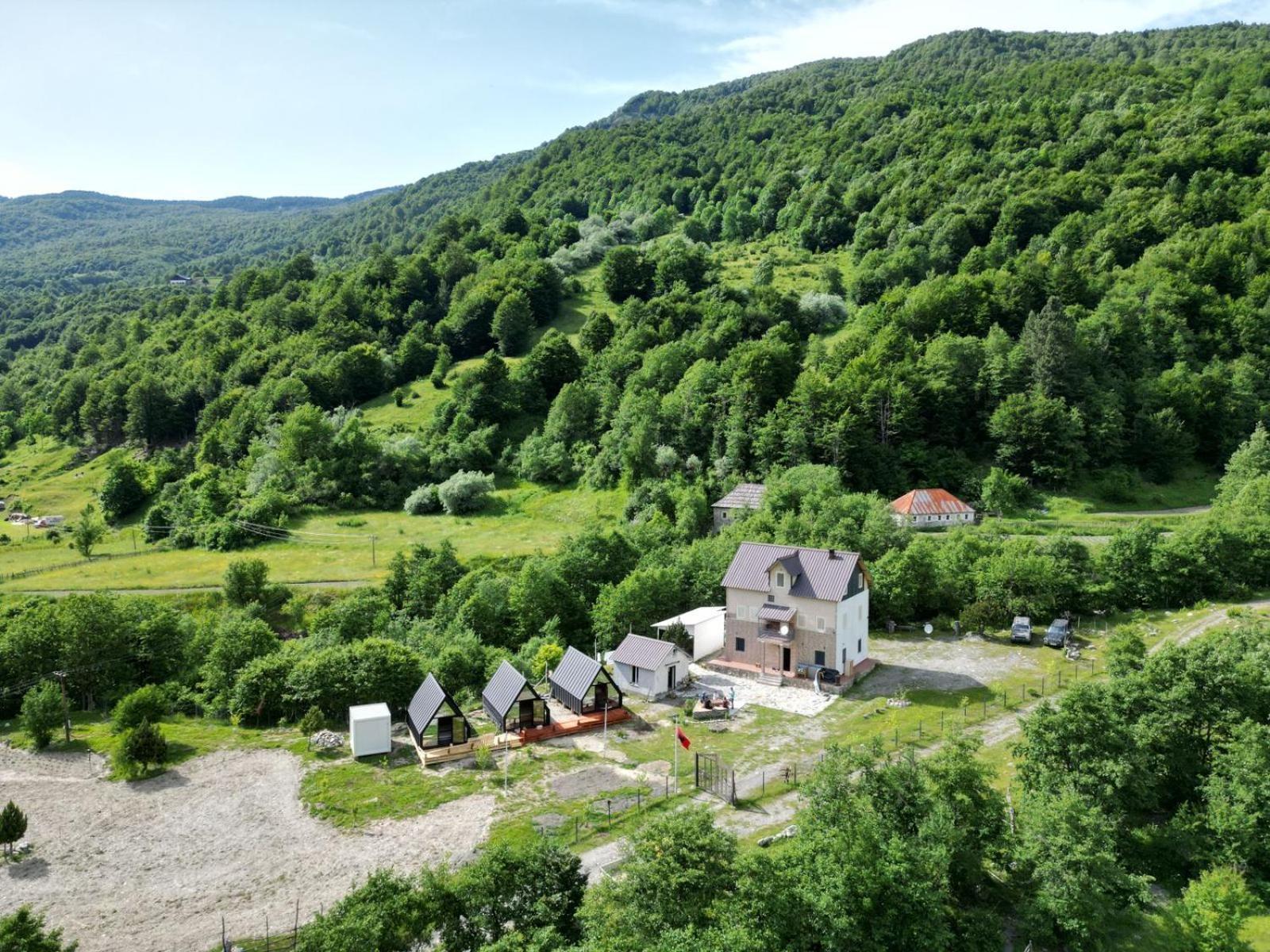 Vita Guesthouse Bajram Curri Extérieur photo